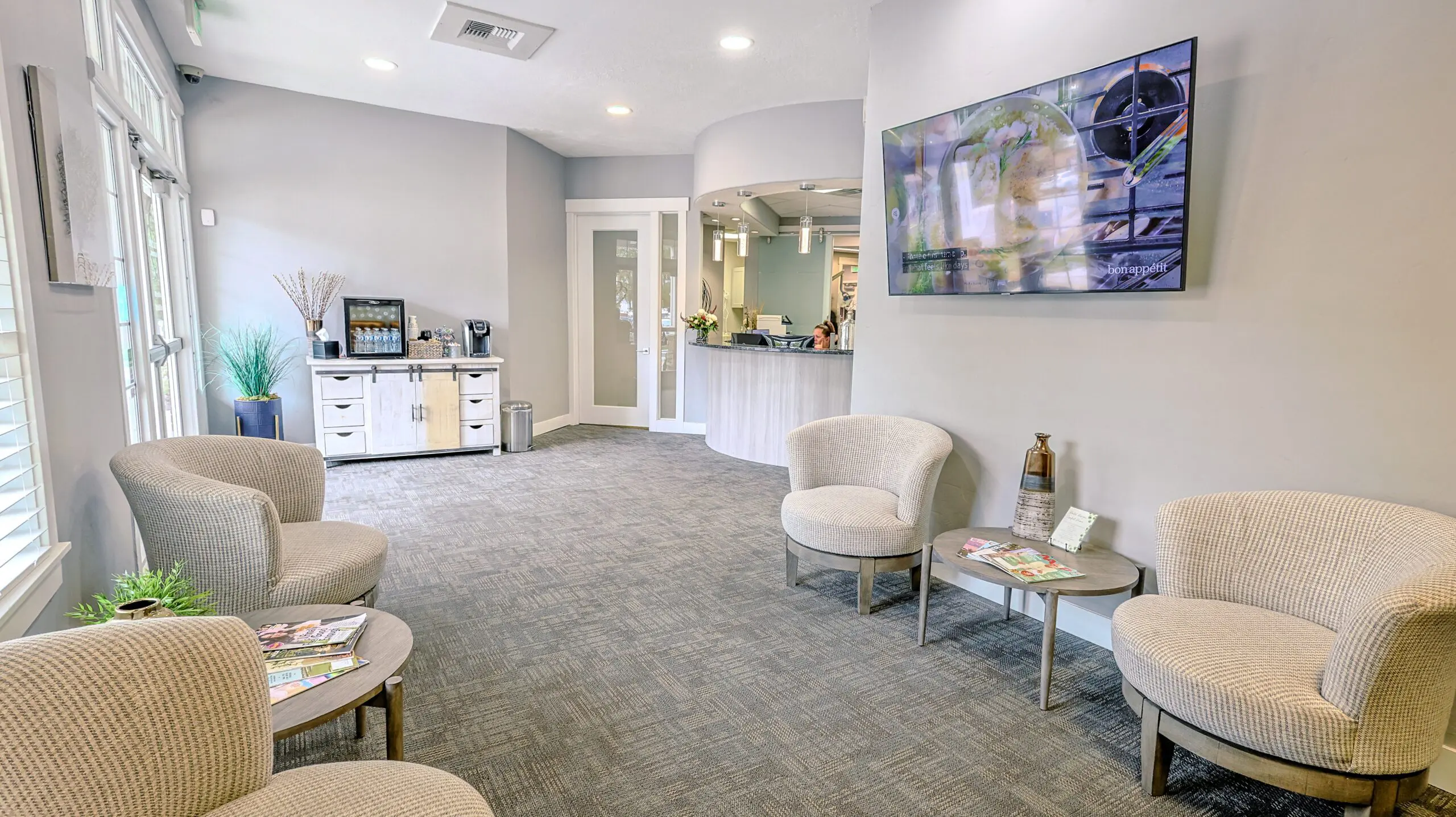 Receiving area and waiting area